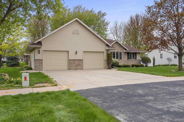 2298 LOST DAUPHIN ROAD, De Pere, WI 54115