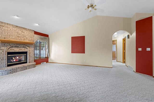 2298 LOST DAUPHIN ROAD, De Pere, WI 54115