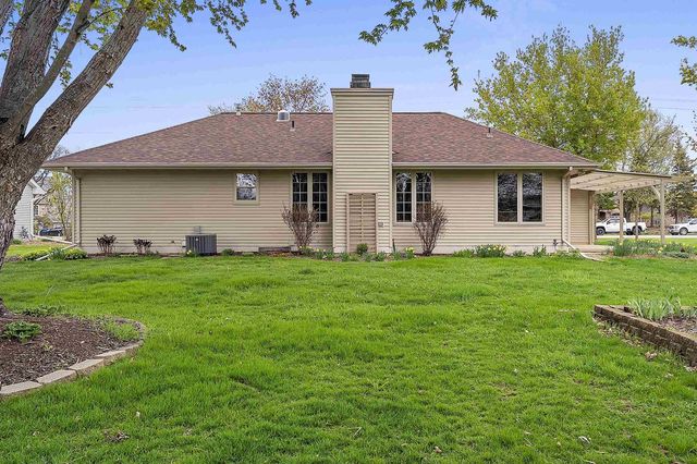 2298 LOST DAUPHIN ROAD, De Pere, WI 54115