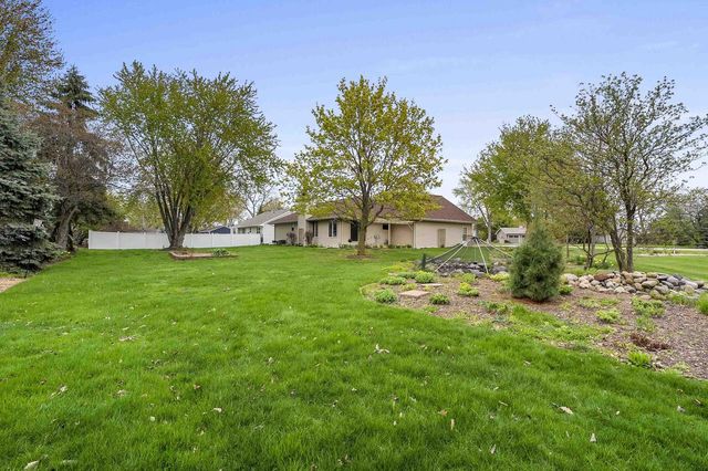 2298 LOST DAUPHIN ROAD, De Pere, WI 54115