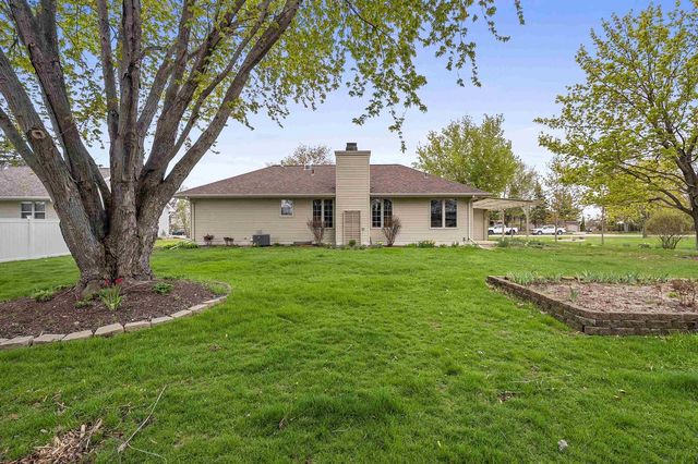 2298 LOST DAUPHIN ROAD, De Pere, WI 54115