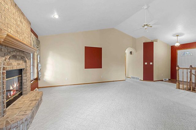 2298 LOST DAUPHIN ROAD, De Pere, WI 54115