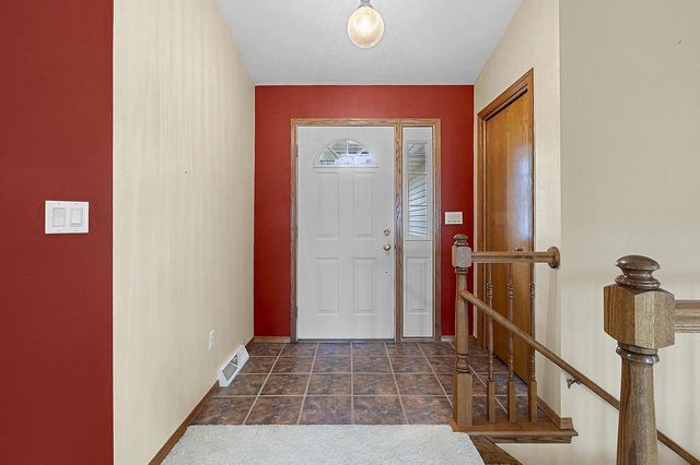 2298 LOST DAUPHIN ROAD, De Pere, WI 54115