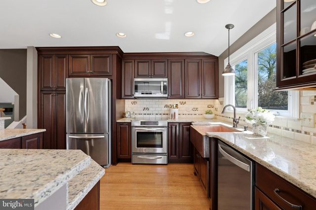 26 WOOD LN, Malvern, PA 19355