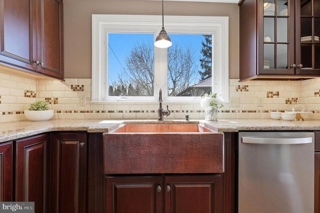 26 WOOD LN, Malvern, PA 19355
