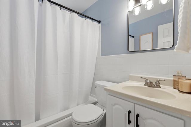 26 WOOD LN, Malvern, PA 19355