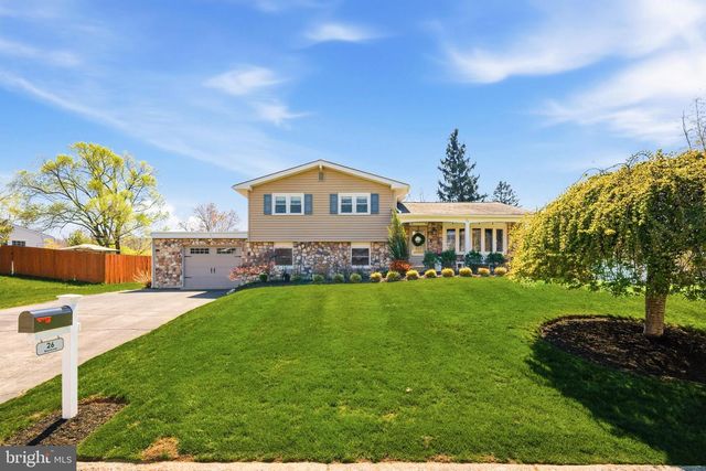 26 WOOD LN, Malvern, PA 19355