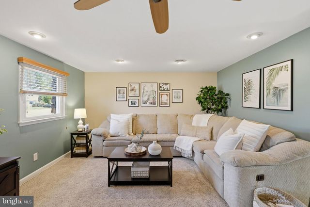 26 WOOD LN, Malvern, PA 19355