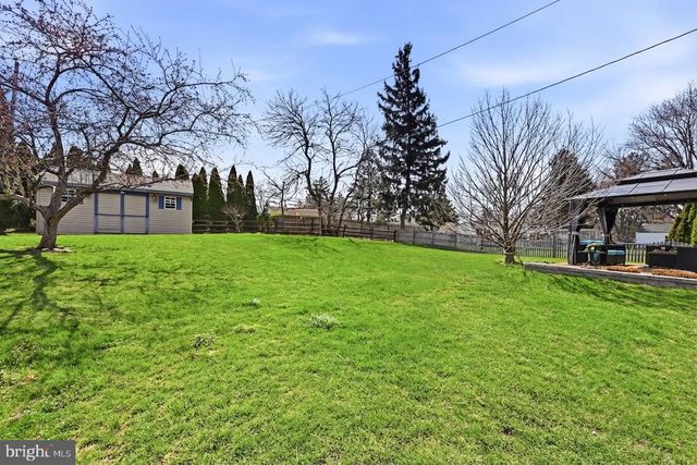 26 WOOD LN, Malvern, PA 19355
