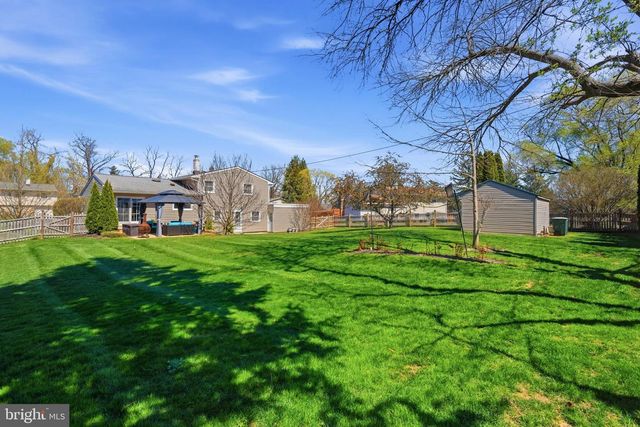 26 WOOD LN, Malvern, PA 19355