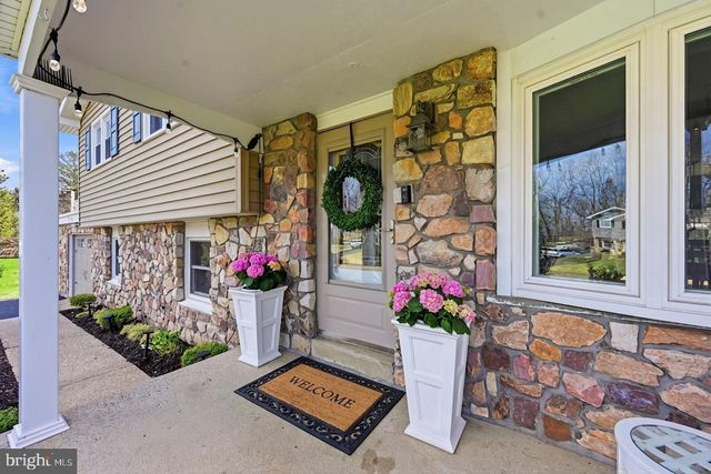 26 WOOD LN, Malvern, PA 19355