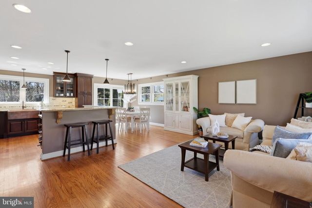 26 WOOD LN, Malvern, PA 19355