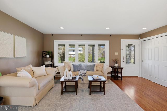 26 WOOD LN, Malvern, PA 19355