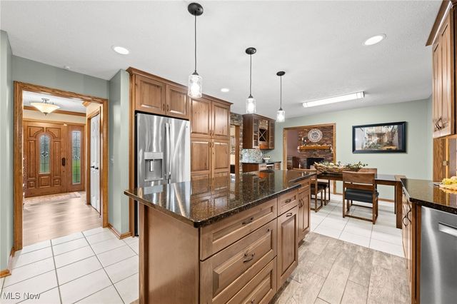 71 Steeplechase Lane, Munroe Falls, OH 44262