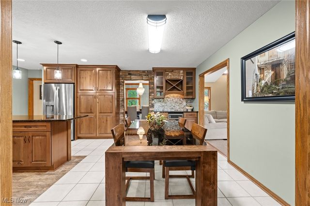 71 Steeplechase Lane, Munroe Falls, OH 44262