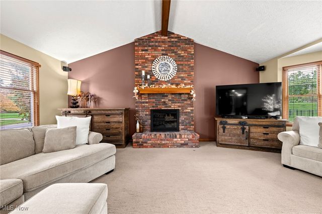 71 Steeplechase Lane, Munroe Falls, OH 44262