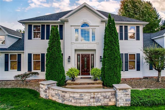 71 Steeplechase Lane, Munroe Falls, OH 44262