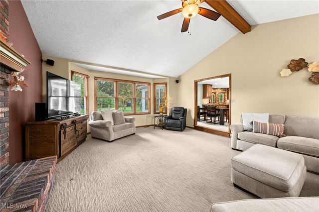 71 Steeplechase Lane, Munroe Falls, OH 44262