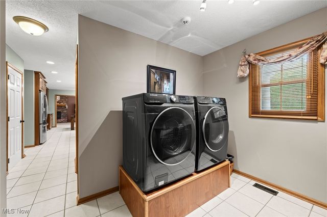 71 Steeplechase Lane, Munroe Falls, OH 44262