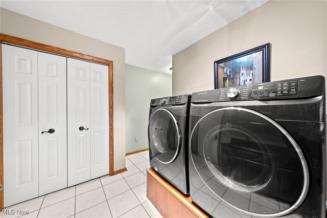 71 Steeplechase Lane, Munroe Falls, OH 44262