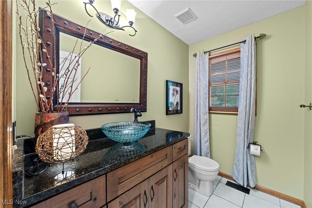 71 Steeplechase Lane, Munroe Falls, OH 44262