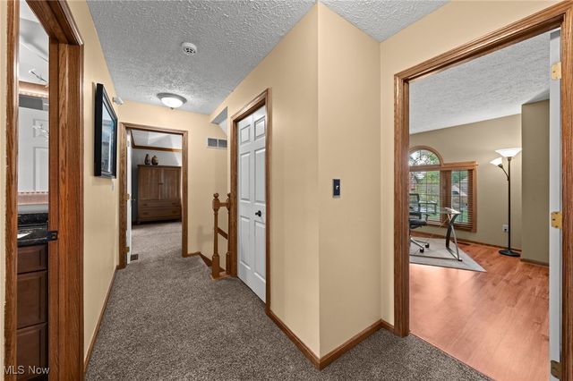 71 Steeplechase Lane, Munroe Falls, OH 44262