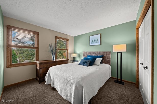 71 Steeplechase Lane, Munroe Falls, OH 44262