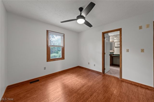 71 Steeplechase Lane, Munroe Falls, OH 44262