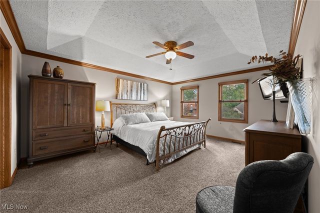 71 Steeplechase Lane, Munroe Falls, OH 44262