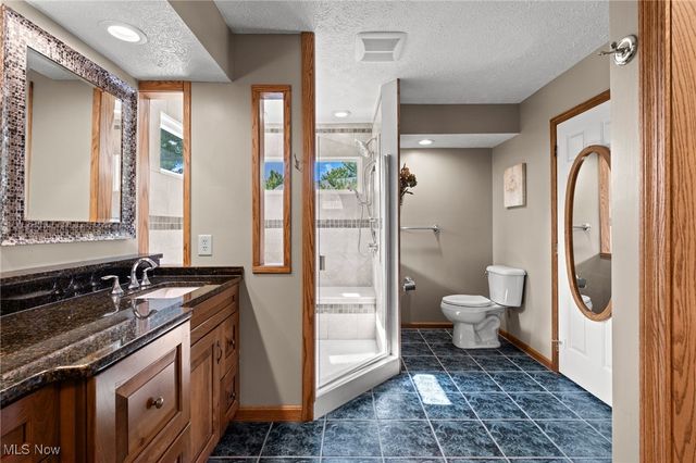 71 Steeplechase Lane, Munroe Falls, OH 44262