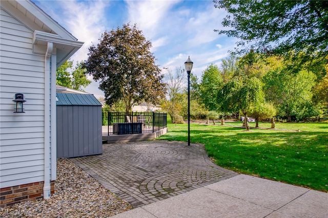 71 Steeplechase Lane, Munroe Falls, OH 44262