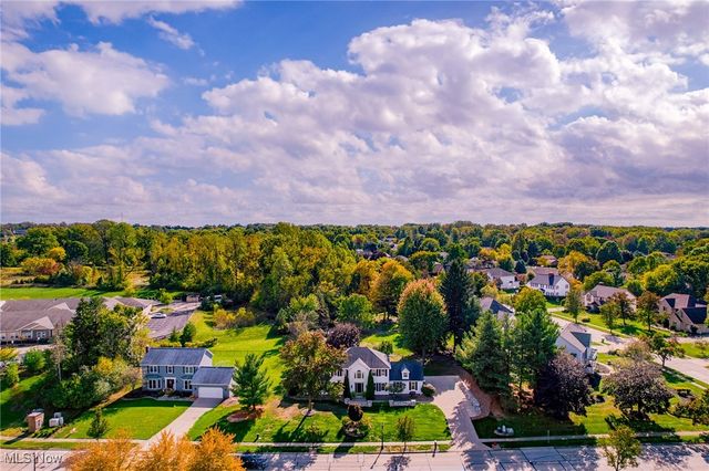 71 Steeplechase Lane, Munroe Falls, OH 44262