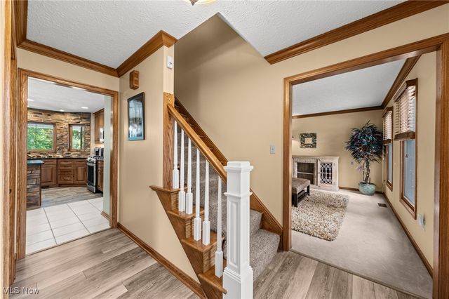 71 Steeplechase Lane, Munroe Falls, OH 44262