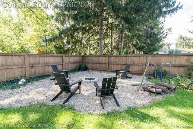 46701 N Territorial Road, Plymouth, MI 48170