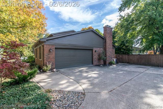 46701 N Territorial Road, Plymouth, MI 48170