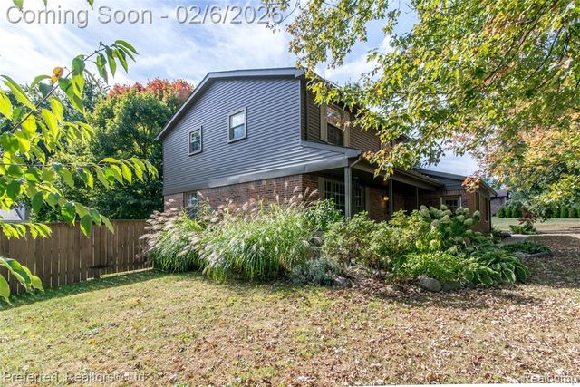 46701 N Territorial Road, Plymouth, MI 48170