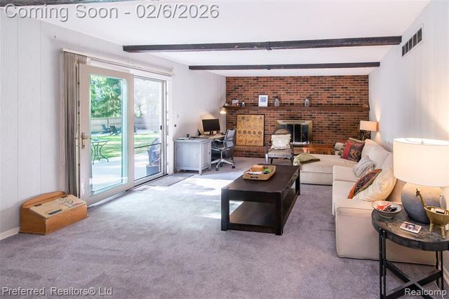 46701 N Territorial Road, Plymouth, MI 48170