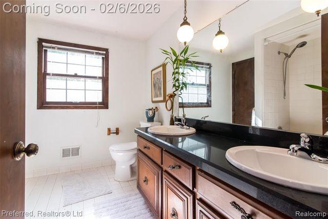 46701 N Territorial Road, Plymouth, MI 48170