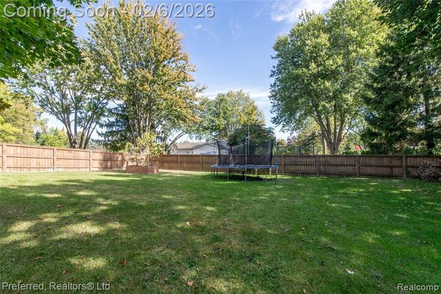 46701 N Territorial Road, Plymouth, MI 48170