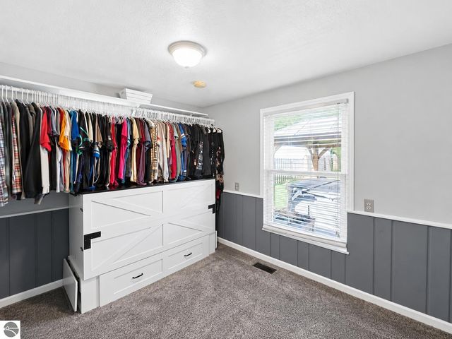 309 N 2nd Street, Shepherd, MI 48883
