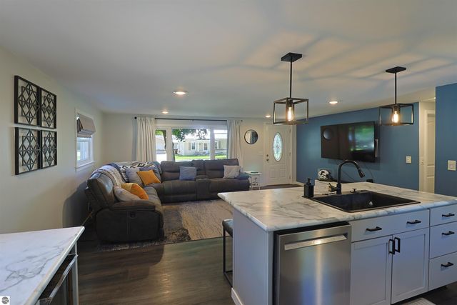 309 N 2nd Street, Shepherd, MI 48883