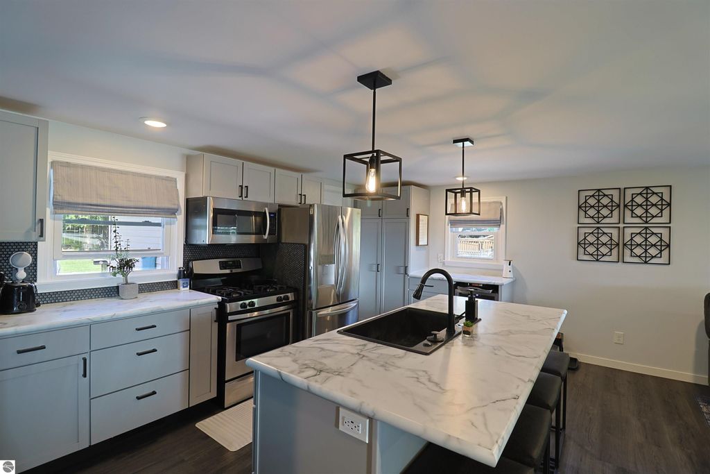 Image 7 of property listing at 309 N 2nd Street, Shepherd, MI 48883