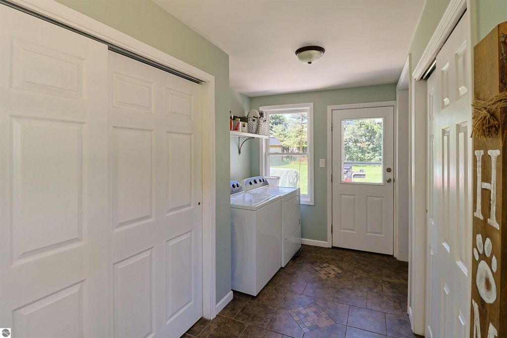 Image 9 of property listing at 309 N 2nd Street, Shepherd, MI 48883