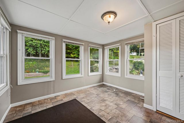 14 Pond Hill Avenue, Warwick, NY 10990