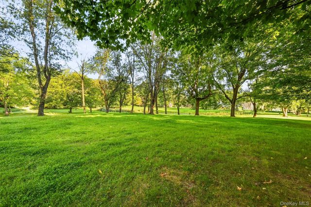 14 Pond Hill Avenue, Warwick, NY 10990