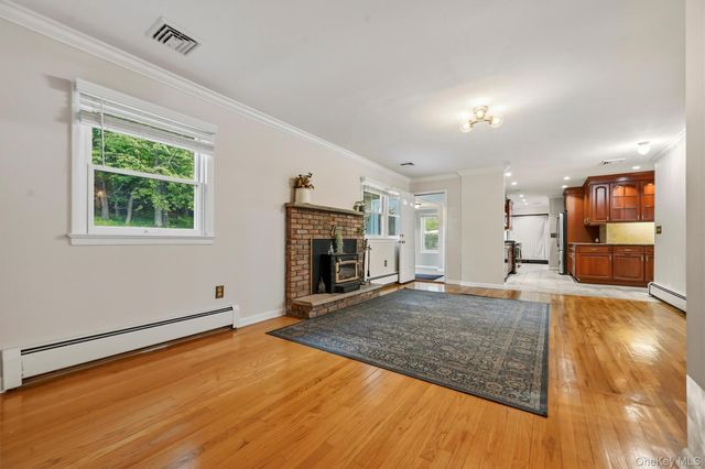 14 Pond Hill Avenue, Warwick, NY 10990