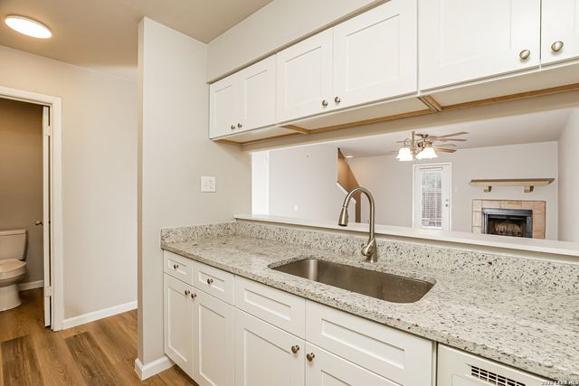 7802 Richard Frank Way Apt 2, San Antonio, TX 78240