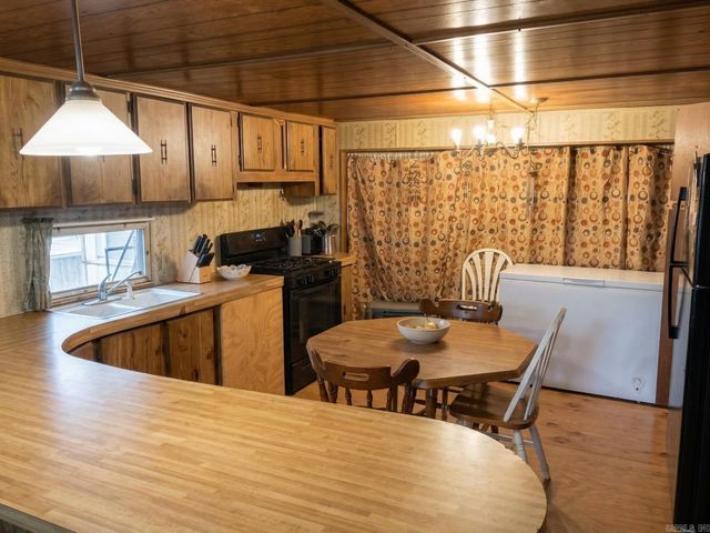 184 Peaceful Place Rd, Caddo Gap, AR 71935