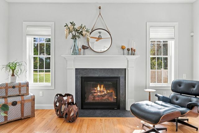 2 Edward Dr, Littleton, MA 01460
