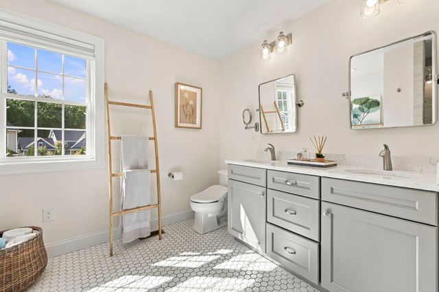 2 Edward Dr, Littleton, MA 01460